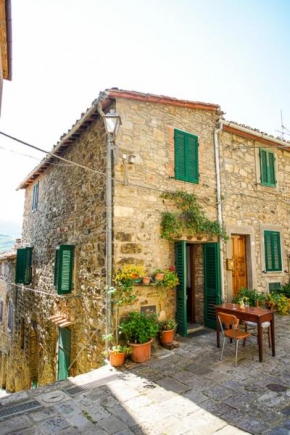 antica abitazione con vista montagna Casa Norma Seggiano